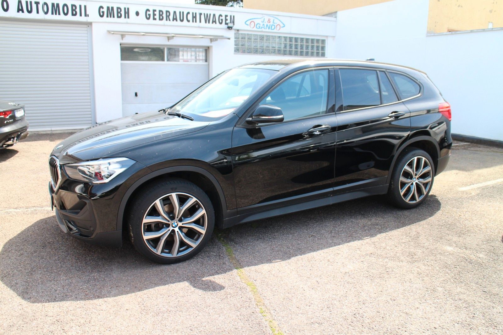 BMW X1 sDrive18d  Autom/Navip/Klimaaut/PDC/Multi/19" foto 6