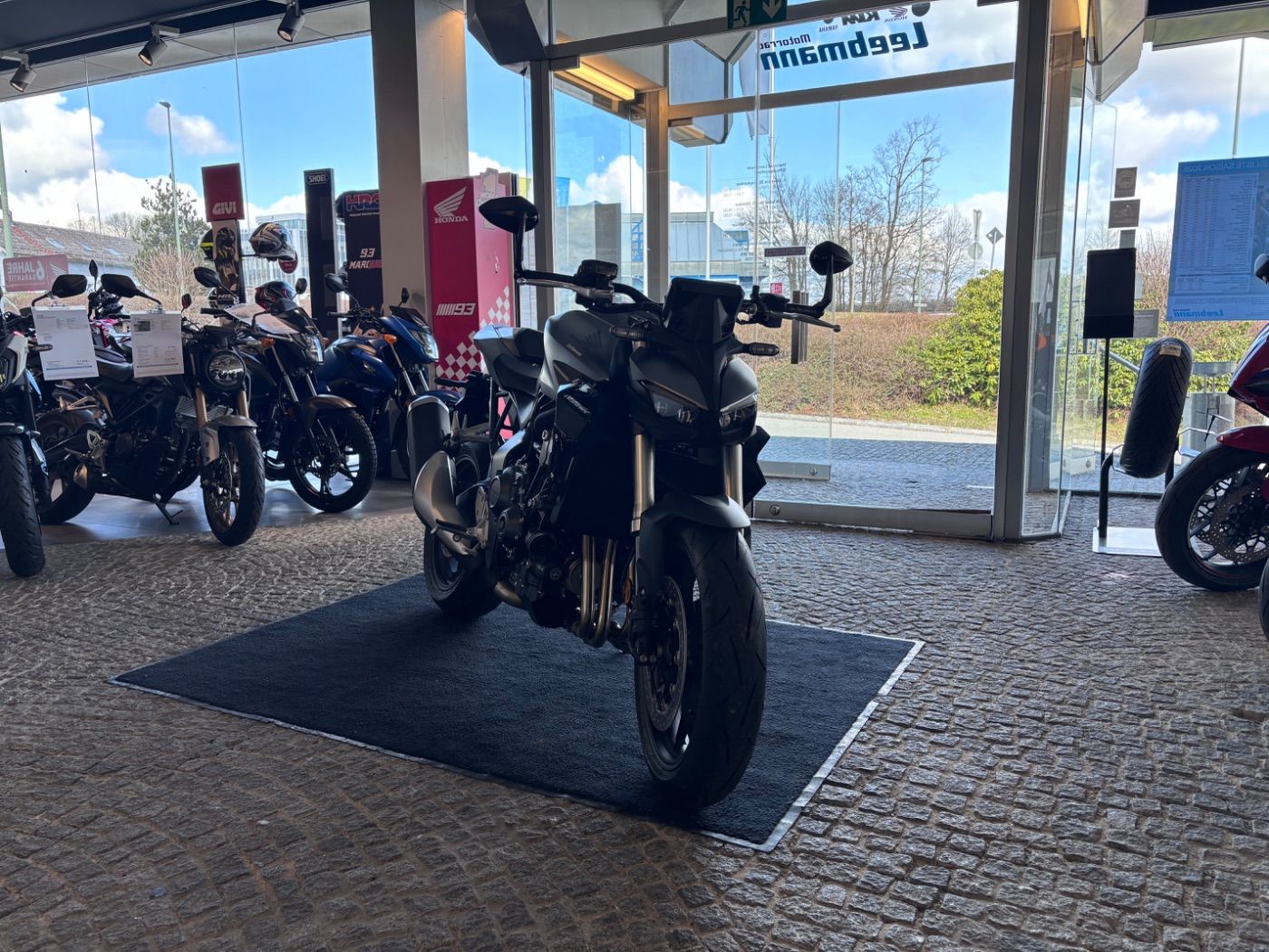 Fahrzeugabbildung Honda CB 1000 Hornet Lenkerendspiegel, Soziusabdeckung