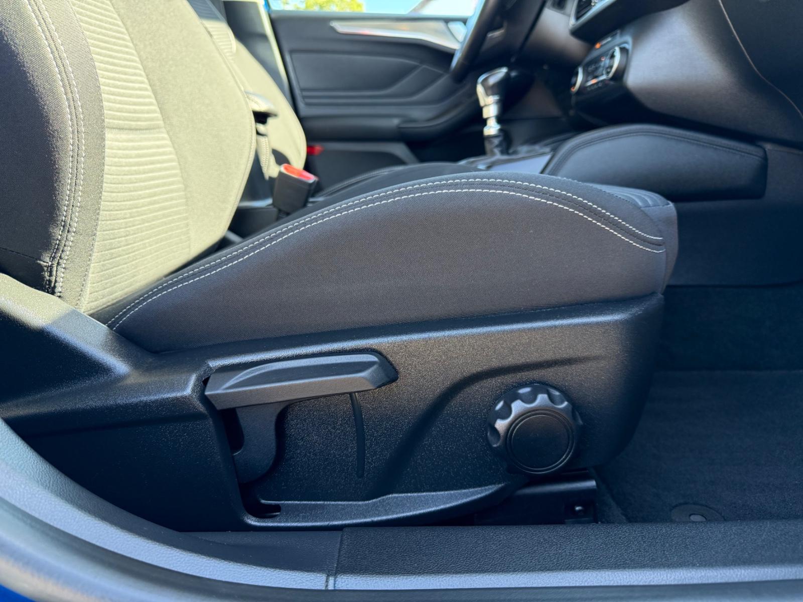 Ford Focus Titanium Sportsitze Sport Lenkrad