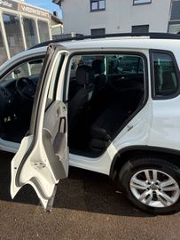 Volkswagen Tiguan - 8