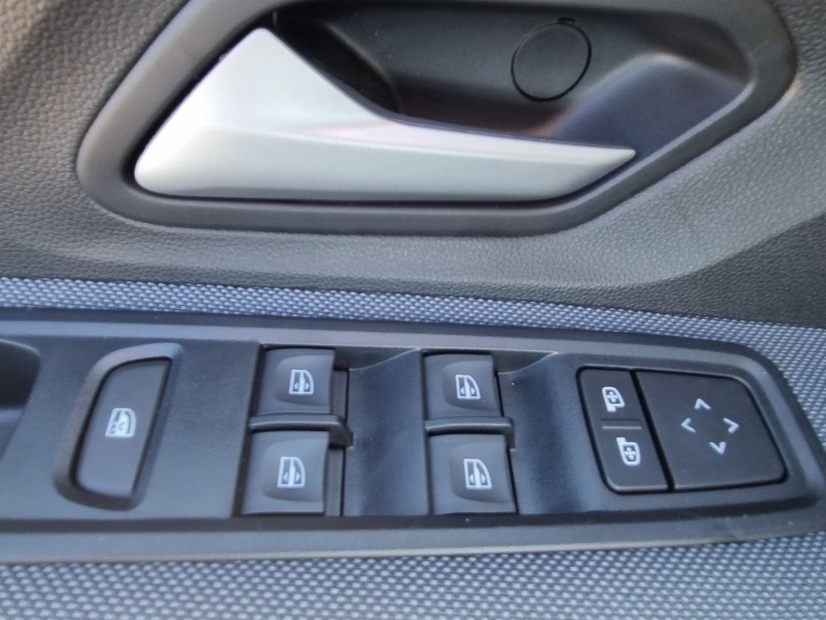 Fahrzeugabbildung Dacia Sandero Stepway Expression TCe 110