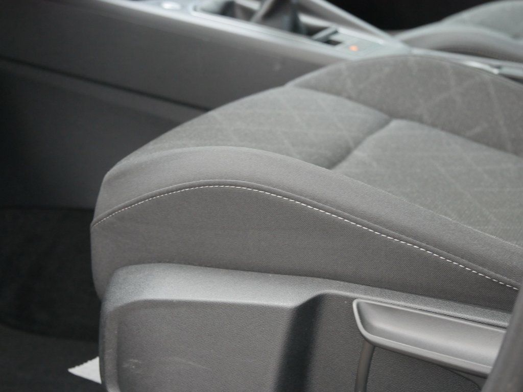 Fahrzeugabbildung Volkswagen Golf Variant 2.0 TDI Life ACC Navi SHZ AppConnec