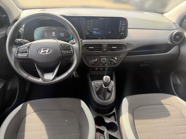 Fahrzeugabbildung Hyundai i10 1.0 Select +KIMA+NAVI+TEMPOMAT+RADIO+UVM+