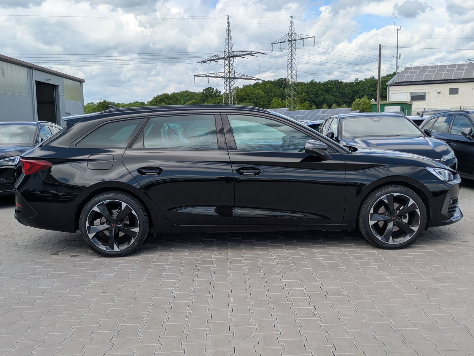 Fahrzeugabbildung CUPRA Leon 1.5 eTSI DSG MATRIX-LED*ACC*APP*KAMERA*18"