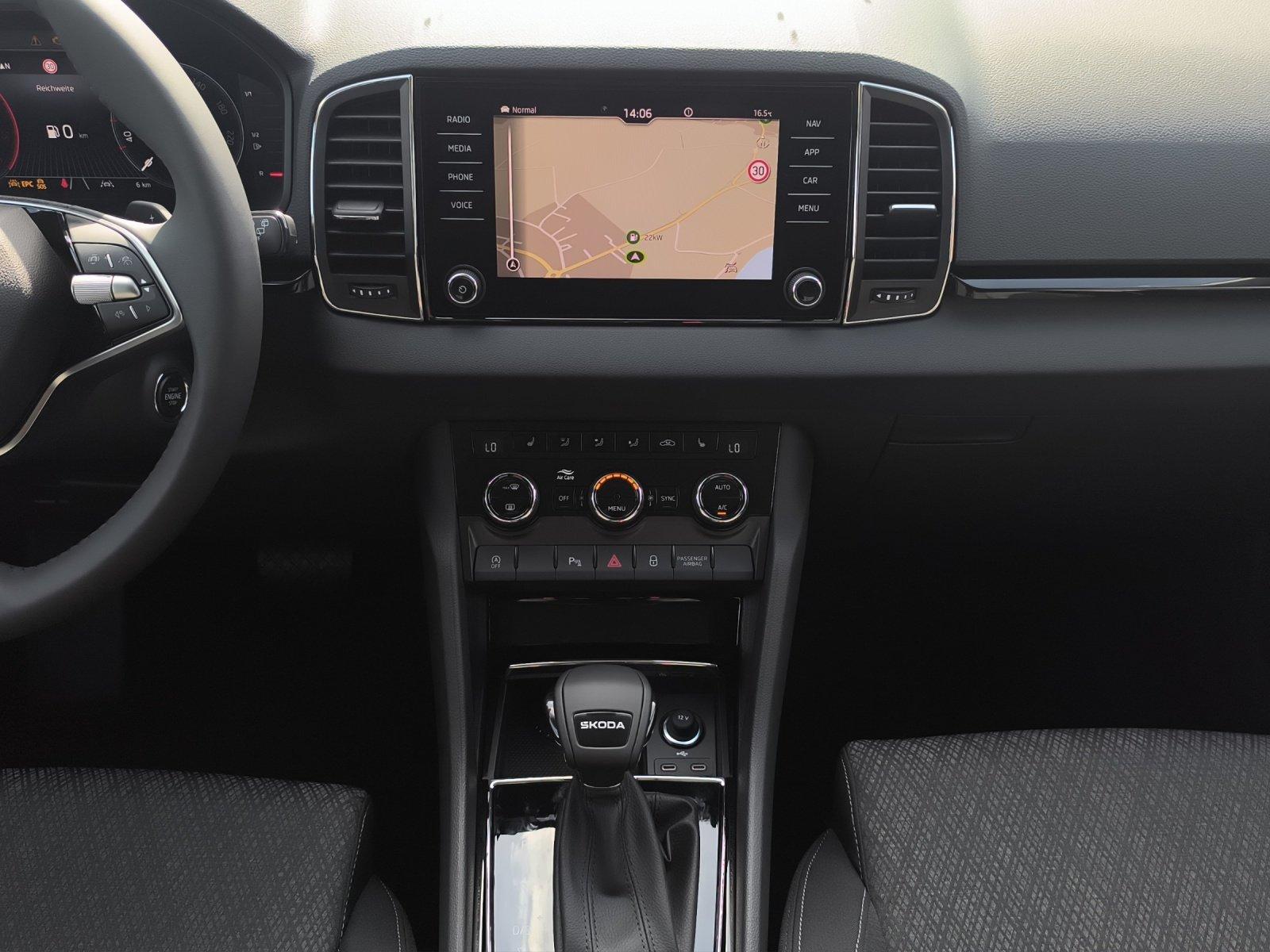 Skoda Karoq 2.0 TDI DSG Selection AHK NAV RFK ACC SHZ