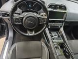 Jaguar F-Pace 25t AWD  - Jaguar F-Pace von privat
