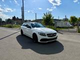 Mercedes-Benz C 63 AMG Mercedes-AMG C 63 T Mercedes-AMG - Mercedes-Benz aus 2017: 63