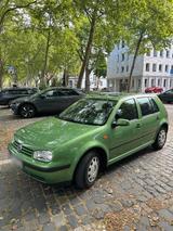 Volkswagen VW 4er Golf 1.6 in grün mit Schiebedach - Volkswagen Golf: 6er