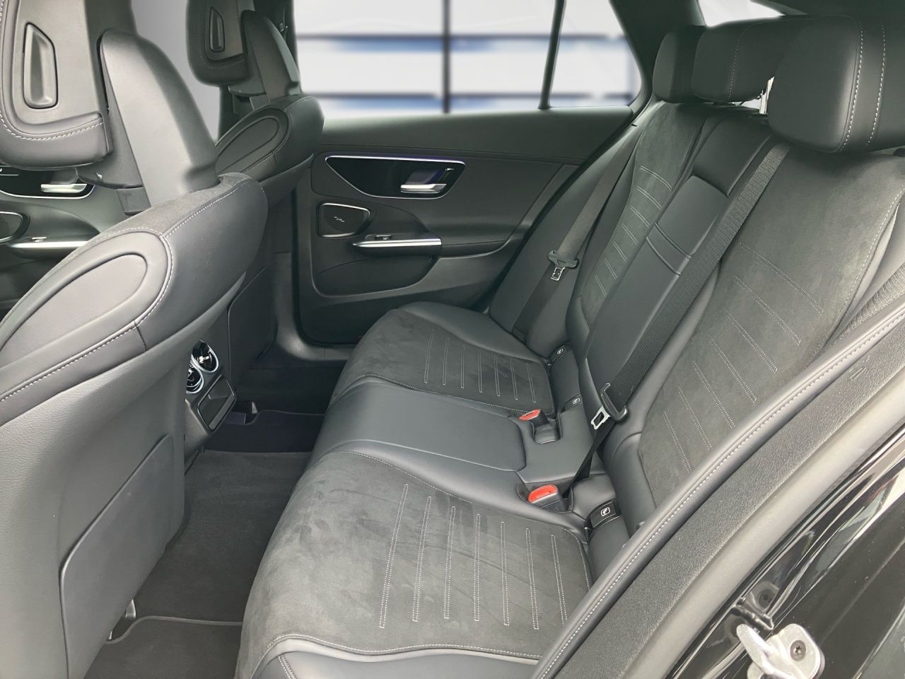 Fahrzeugabbildung Mercedes-Benz C 220 d 4M T AMG AHK Night Kamera AdvSoundsys