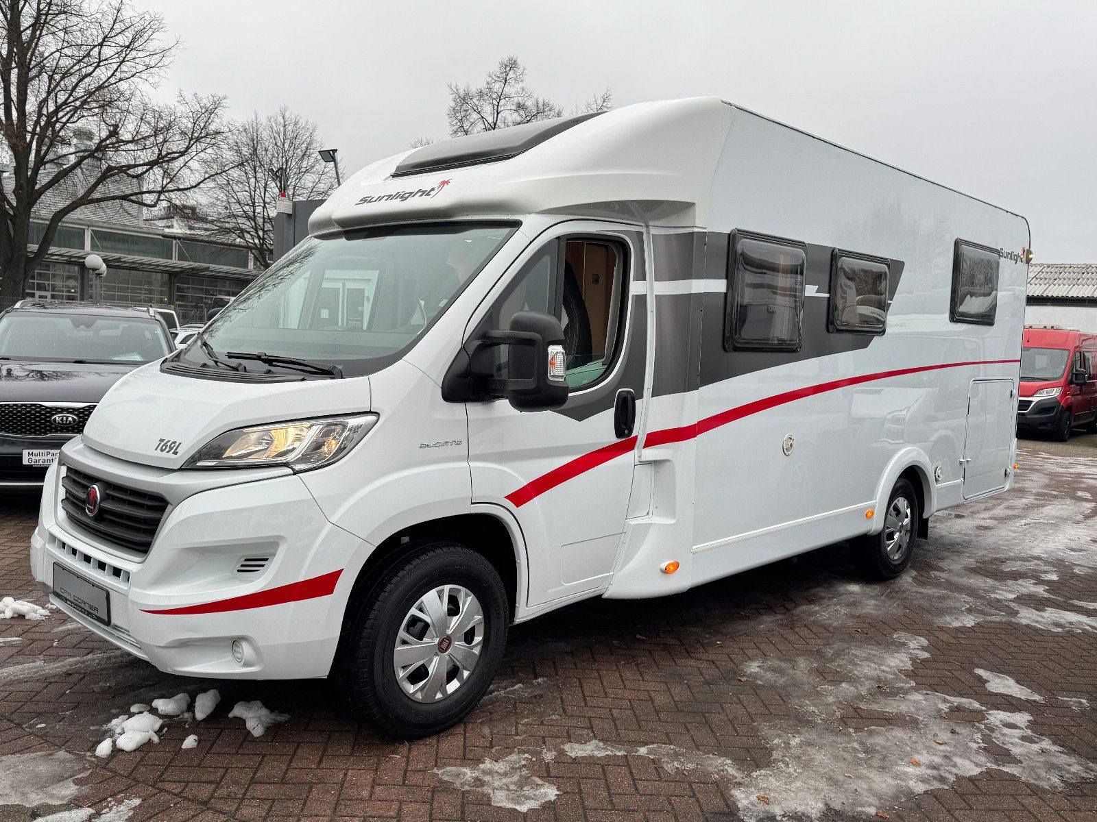 Fahrzeugabbildung Sunlight T69 L PANORAMA DACHKLIMA SAT NAVI QUEENSBETT WC+