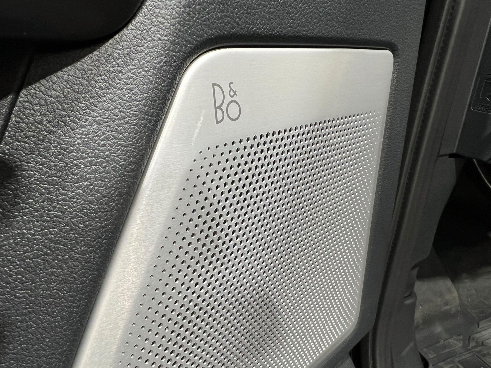 Fahrzeugabbildung Ford F-150 Lariat 5.0L V8  5,5"  MY25 * RTR UMBAU*
