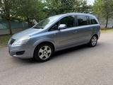 Opel Zafira B Innovation 1.8  7-SITZER! 1. HAND! AHK! - gebrauchte Opel Zafira aus dem Jahr 2010