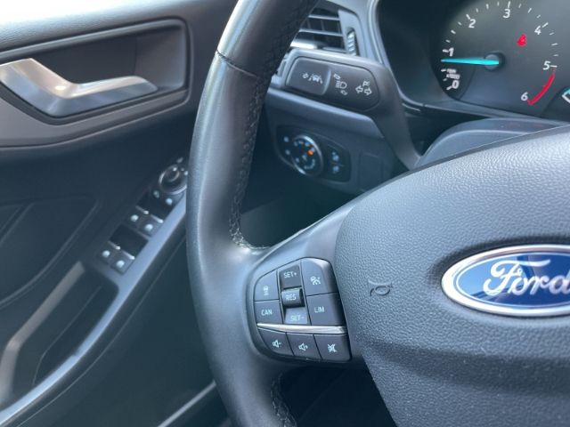 Fahrzeugabbildung Ford Focus 1.5 EcoBlue Cool & Connect AHK, Navi, Sitz