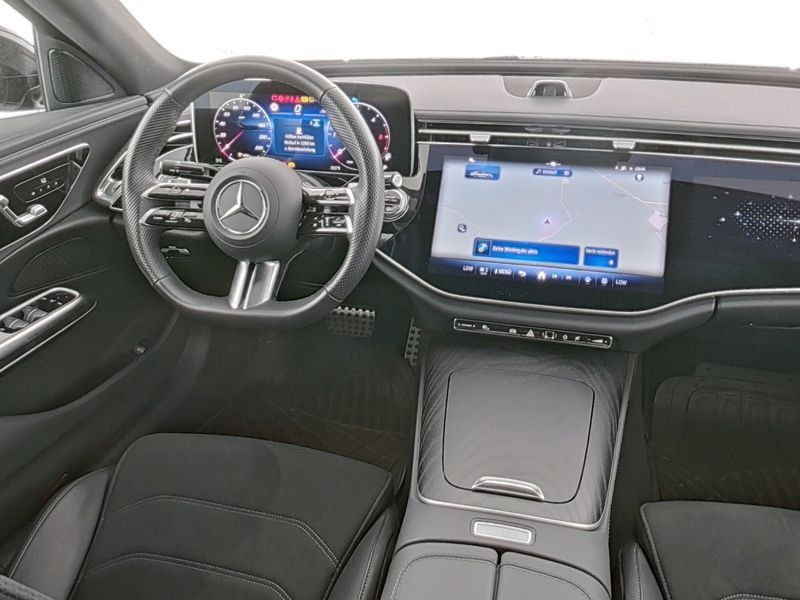 Fahrzeugabbildung Mercedes-Benz E 220 d AMG*SUPERSCREEN*PANO*20"ZOLL*DISTRONIC*