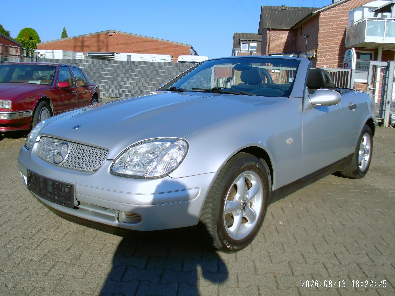 Mercedes-Benz SLK 200 TÜV neu Leder sehr gepfl. Navi Becker