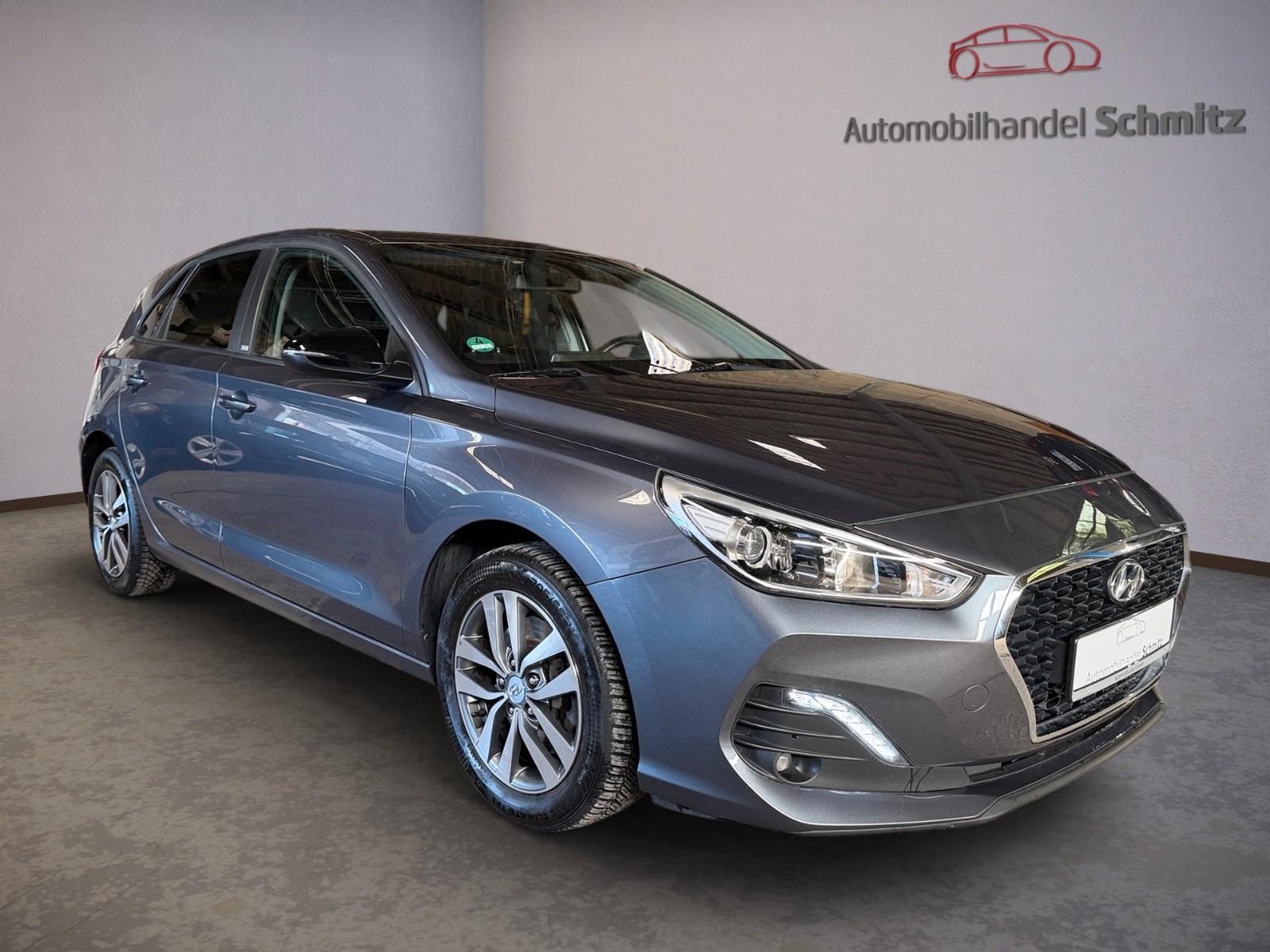 Hyundai i30 1.4 YES! CarPlay Kamera 1.Hand