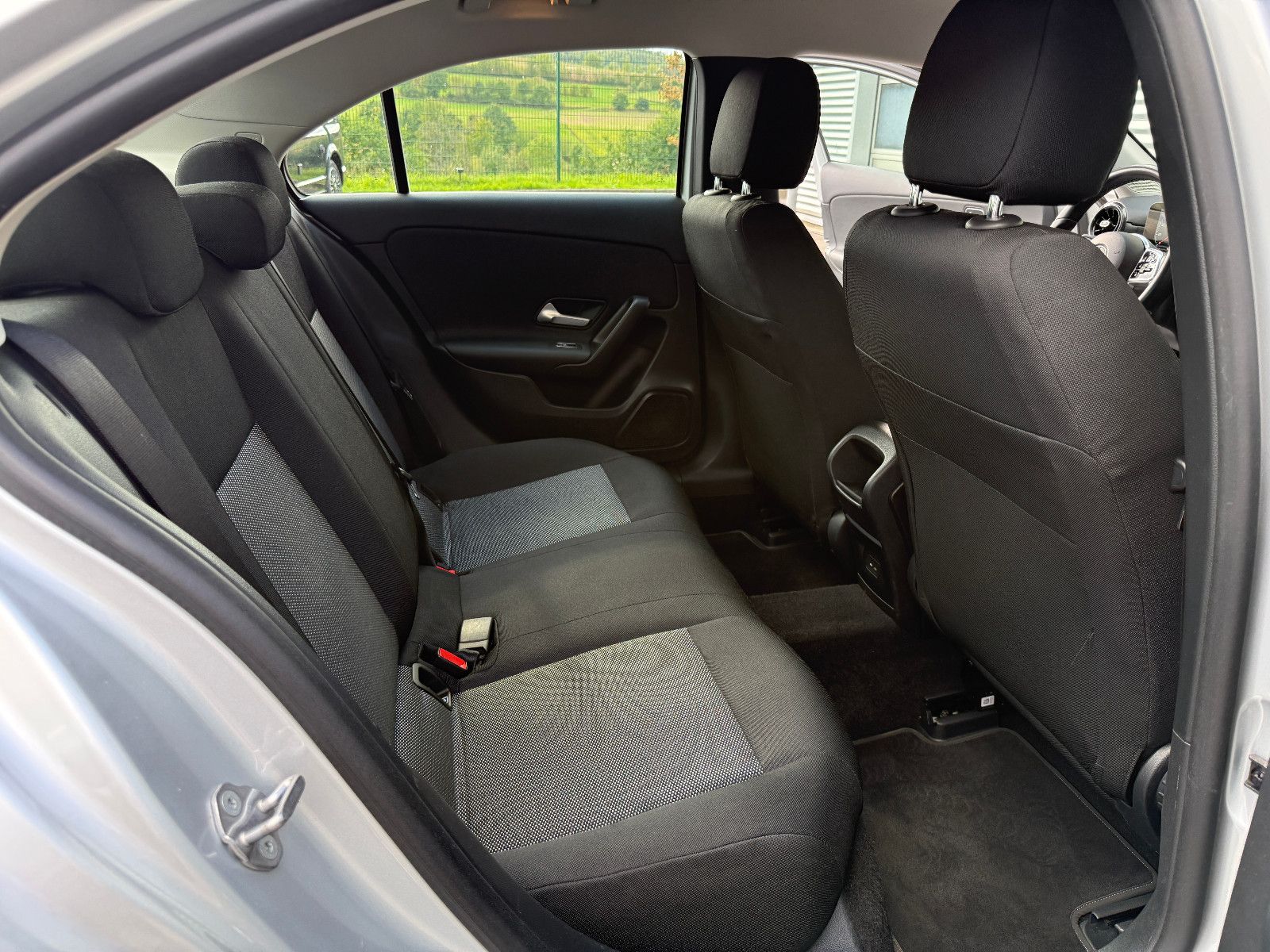 Fahrzeugabbildung Mercedes-Benz A 180 d Lim. Sedan Aut DAB GRA Navi Kamera SHZ