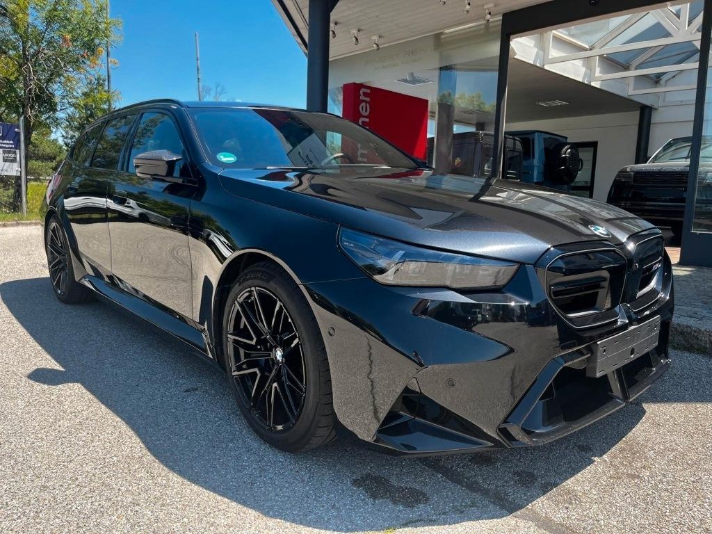 BMW M5 Touring/Drivers Pack./Bowers&amp;Wilkins/AHK/Pano