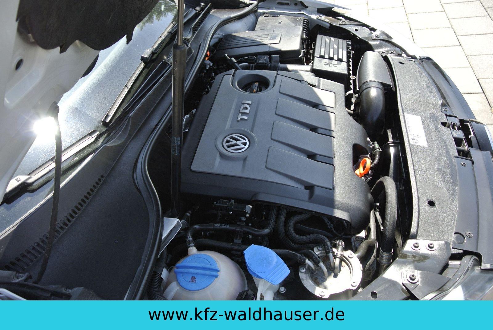 Volkswagen Golf 2011 — photo 25