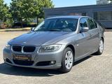 BMW 320d/NAVI/PDC/SHZ/1.HAND/SCHECKHEFT - BMW 320 aus 2010: 320d
