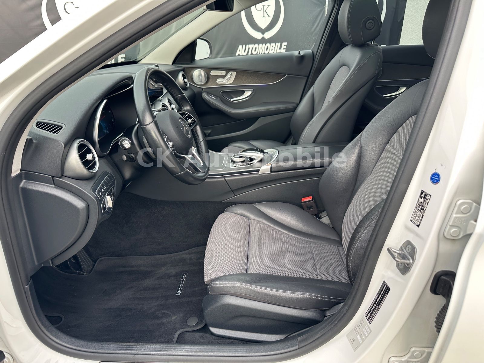 Fahrzeugabbildung Mercedes-Benz C300d T 4Matic Avantgarde/Burmeste/Navi/LED/360°