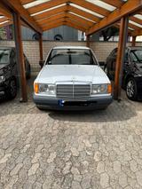 Mercedes-Benz 260 - Mercedes-Benz 260 aus 1987