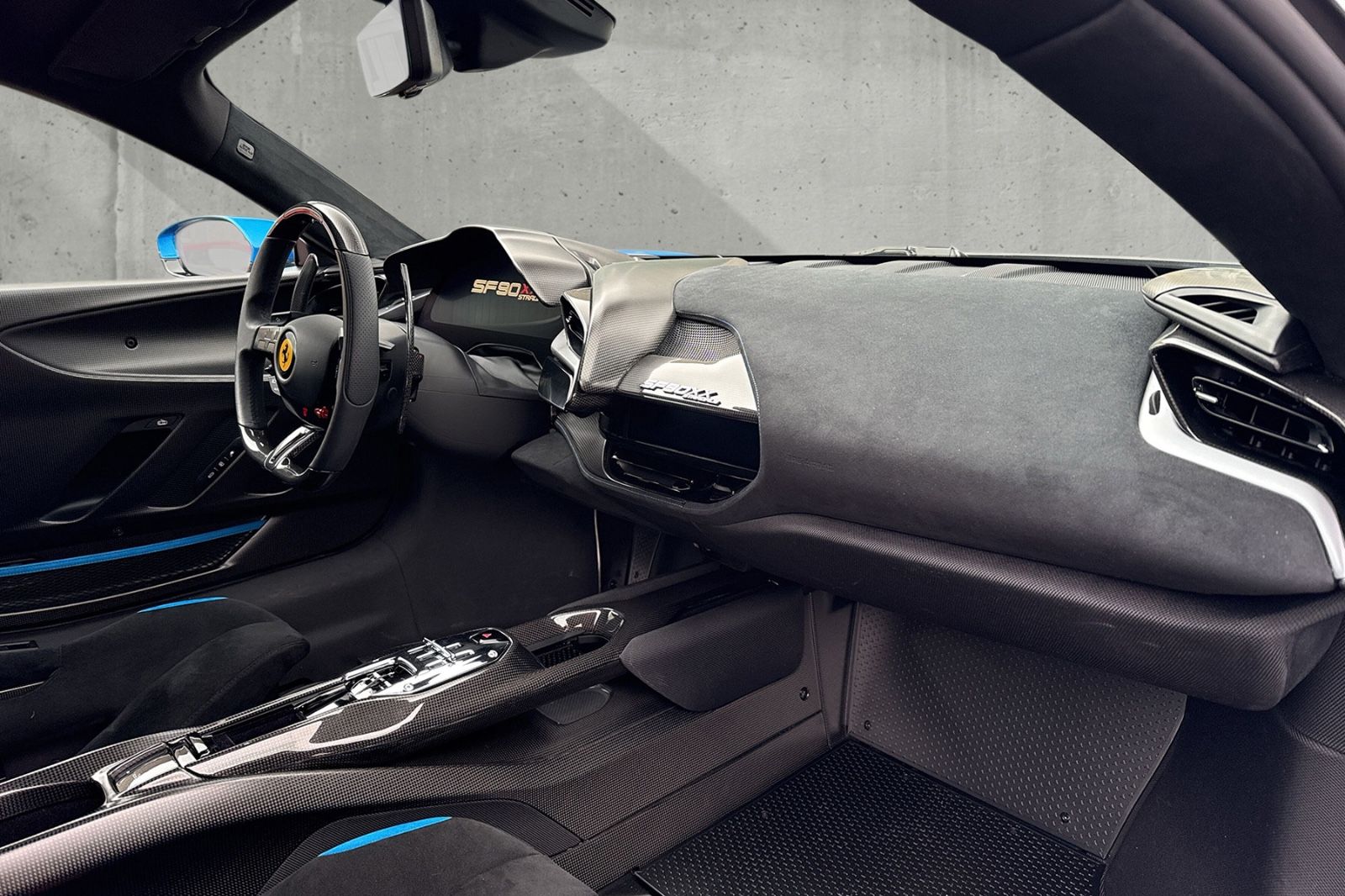 Fahrzeugabbildung Ferrari SF90 XX*1 owner*VAT*German car*PPF