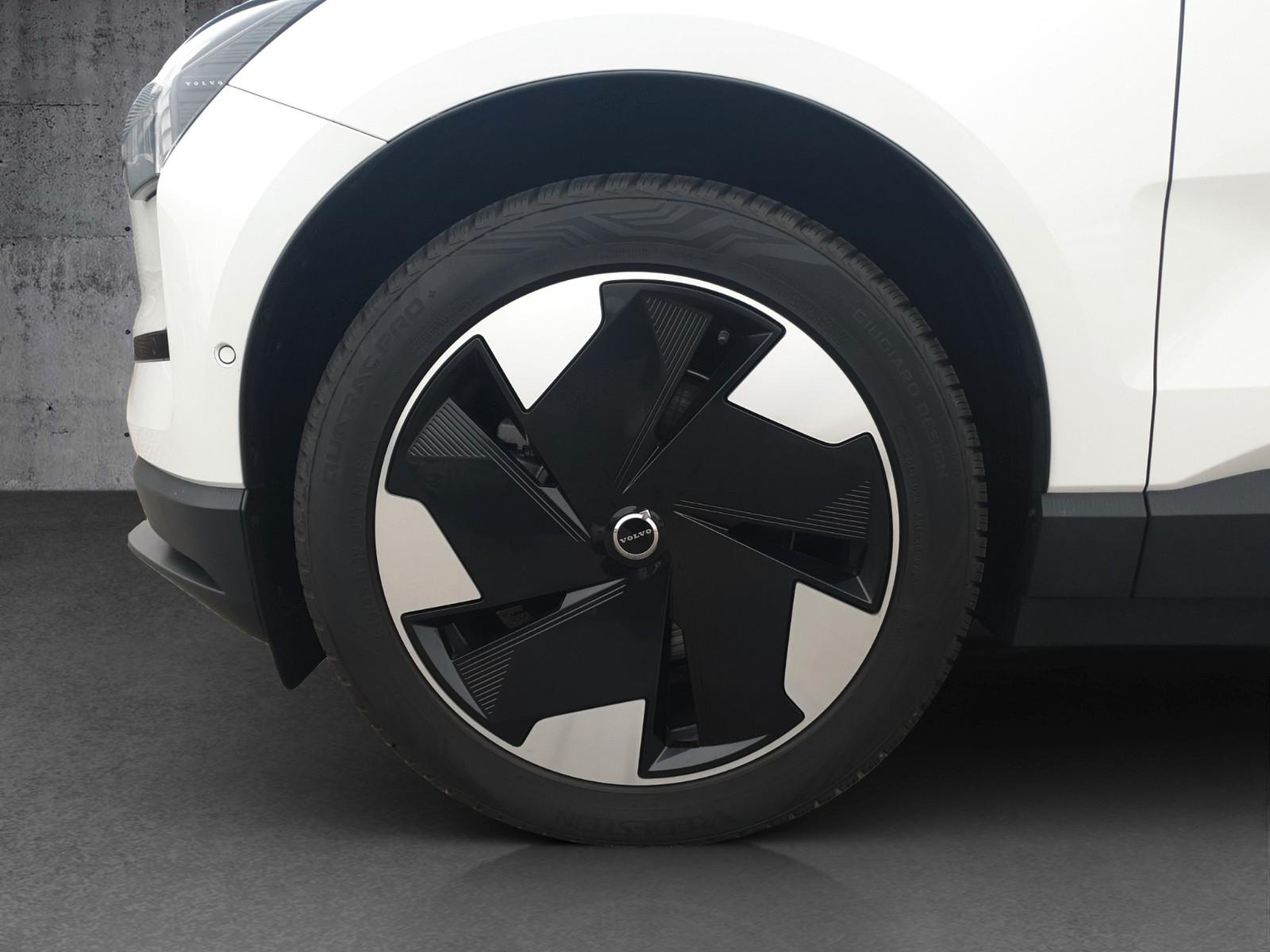 Volvo EX30 Ultra Extended Range WiPa Pano