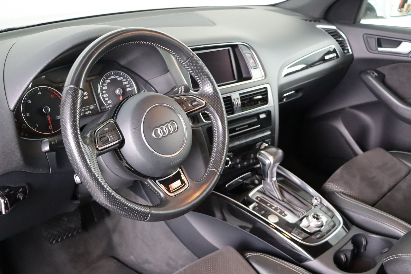 Fahrzeugabbildung Audi Q5 3.0 TDI quattro S- line * Bi- Xe