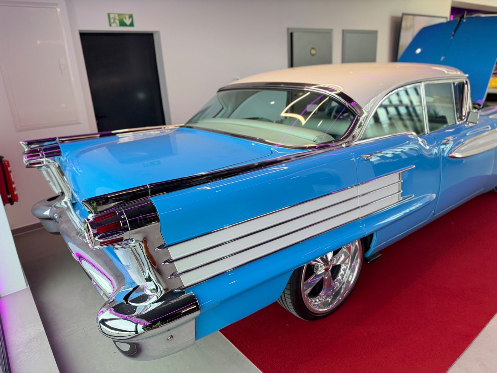 4-Door Holiday Sedan Super 88