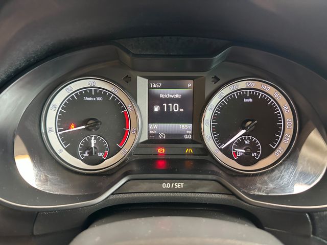 Skoda Octavia *PANO*SitzStandLenkradHZ*ACC*AHK*NAVI*