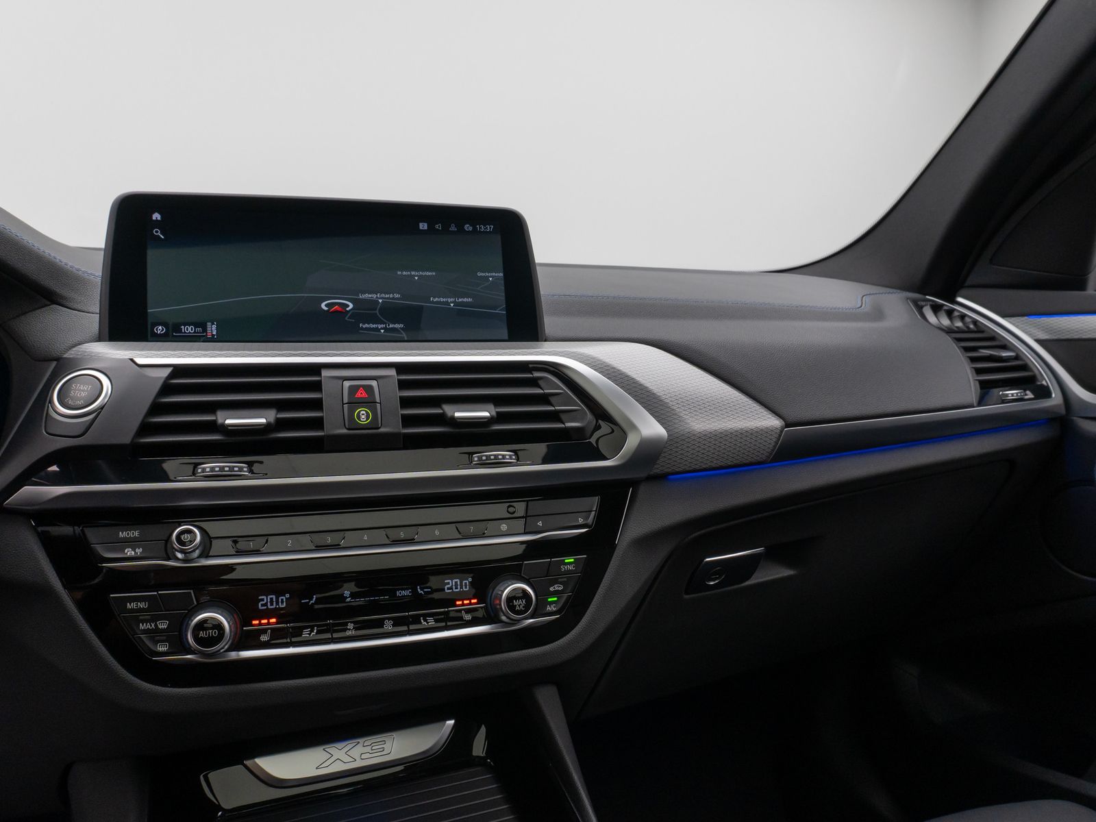 Fahrzeugabbildung BMW X3 xD30d M Sport Panorama Kamera HUD HiFi 19Zoll