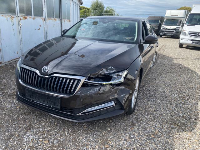 Skoda Superb 2.0 TDI SCR DSG STYLE 1 BESITZER