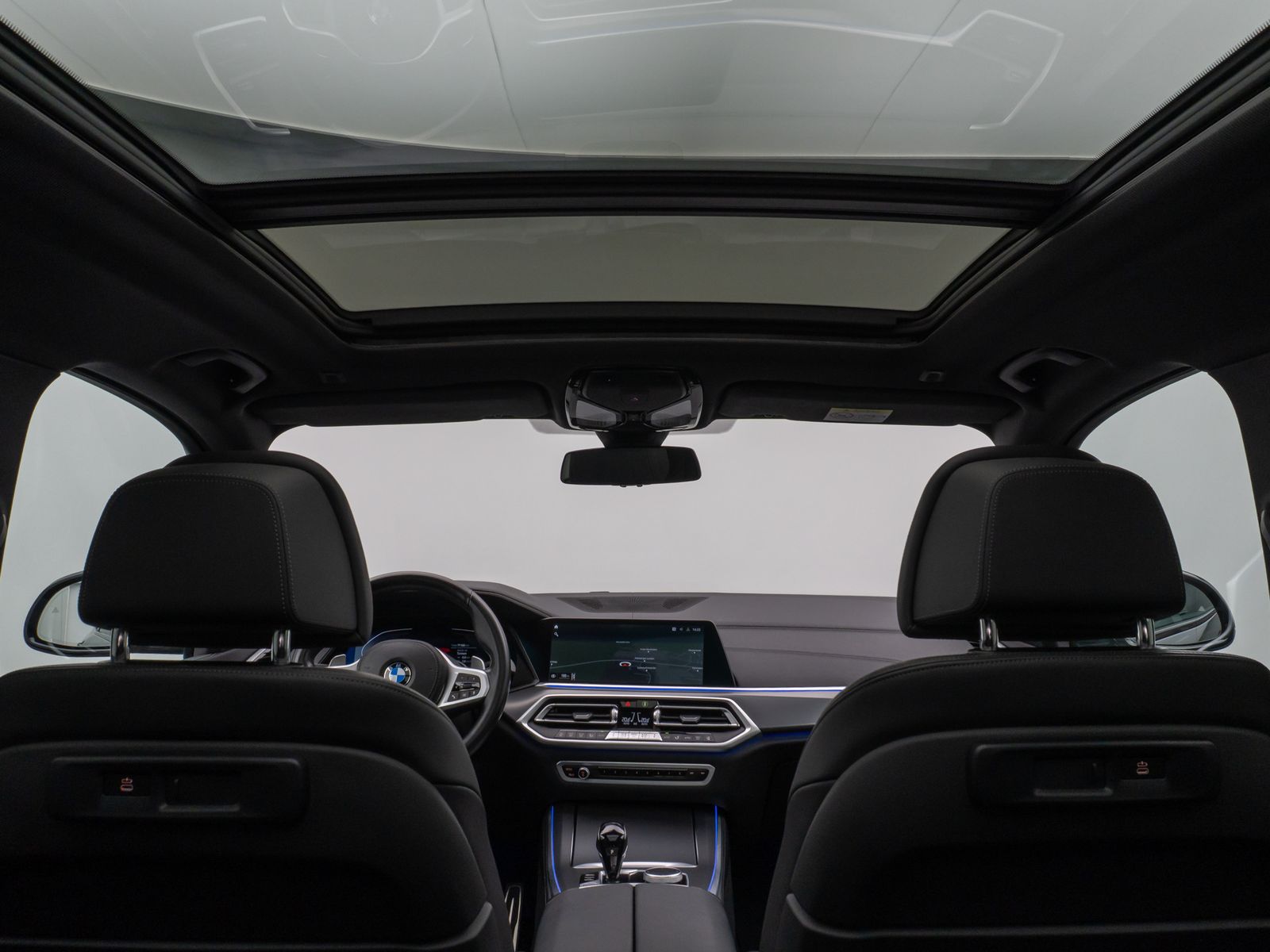 Fahrzeugabbildung BMW X5 xD40d M Sport Panorama Kamera HUD DAB HiFi