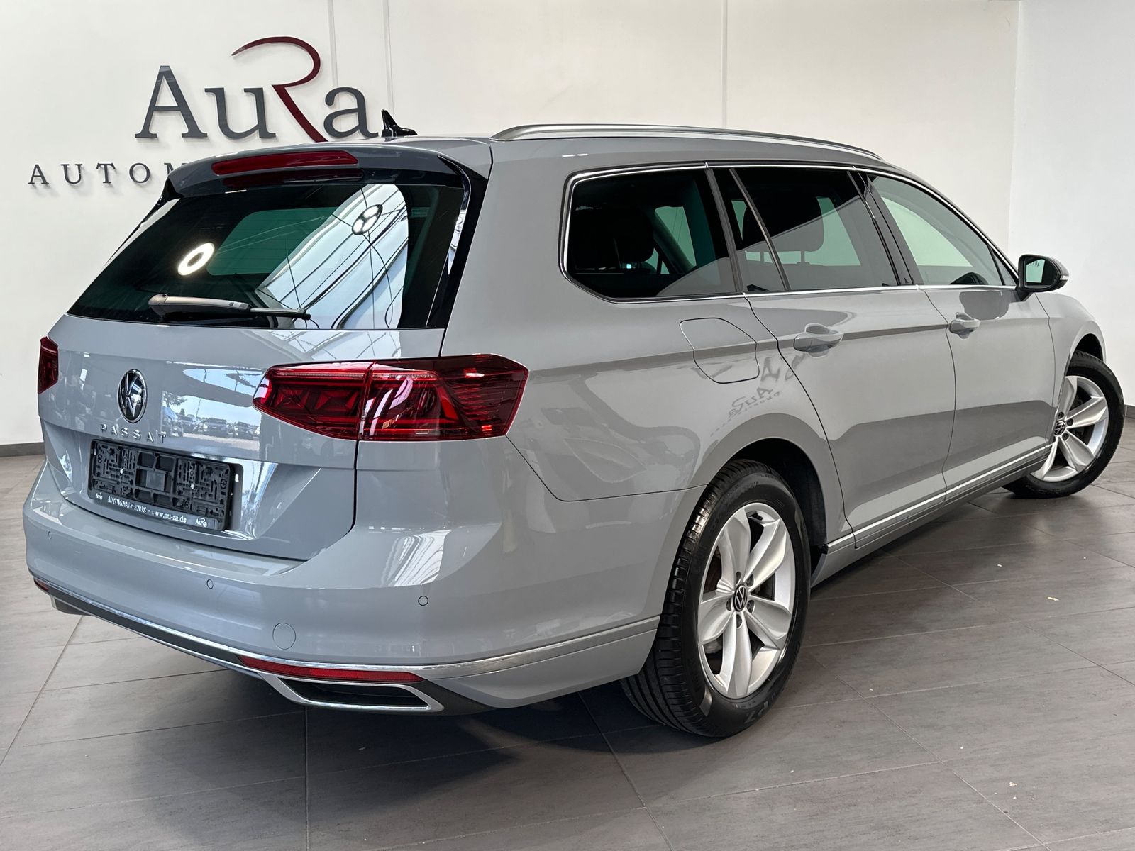 Fahrzeugabbildung Volkswagen Passat Variant 2.0 TDI DSG Elegance NAV+LED+PANO
