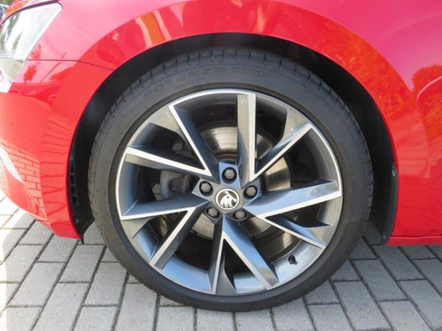 Skoda Superb Combi Sportline 1.8TSI AHK StHZ var. LB