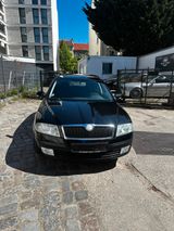 Skoda Octavia Combi Ambiente 1.9 AUT*KLIMA*NAVI - Skoda Octavia mit Diesel-Antrieb: Kombi, 1.9