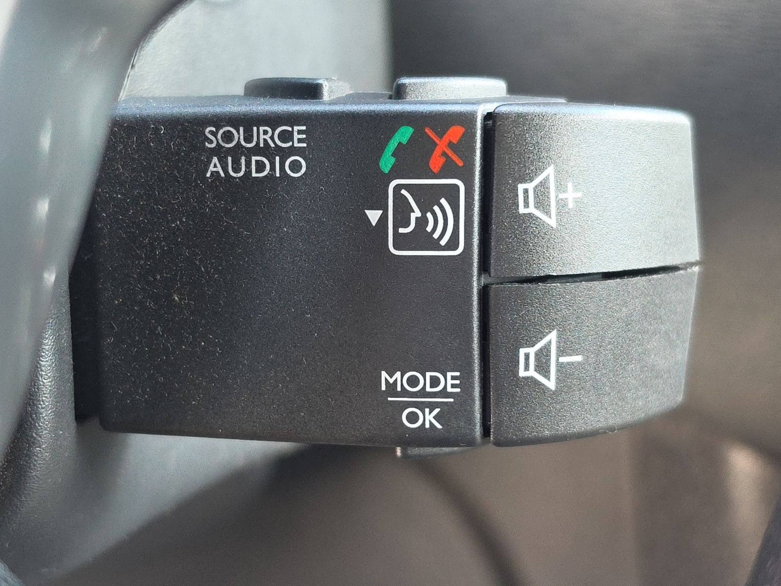 Fahrzeugabbildung Dacia Lodgy Comfort 7x Sitzer Navigation Tempomat