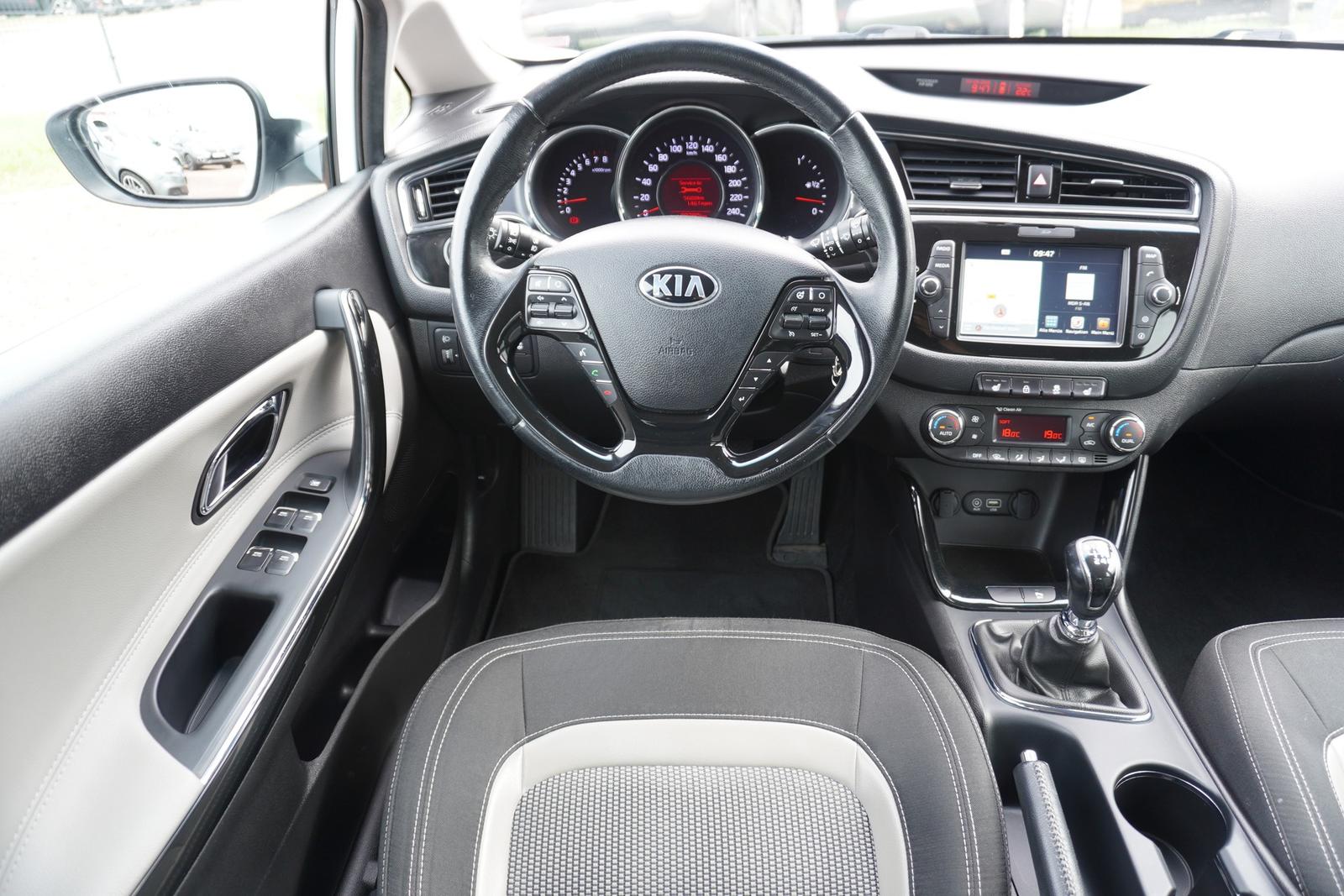 Kia Ceed SW 1.4 Attract Klimaaut. Kamera Sitzheizung