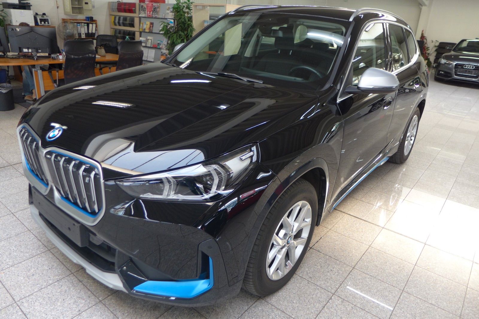 BMW iX1 - Bild 3