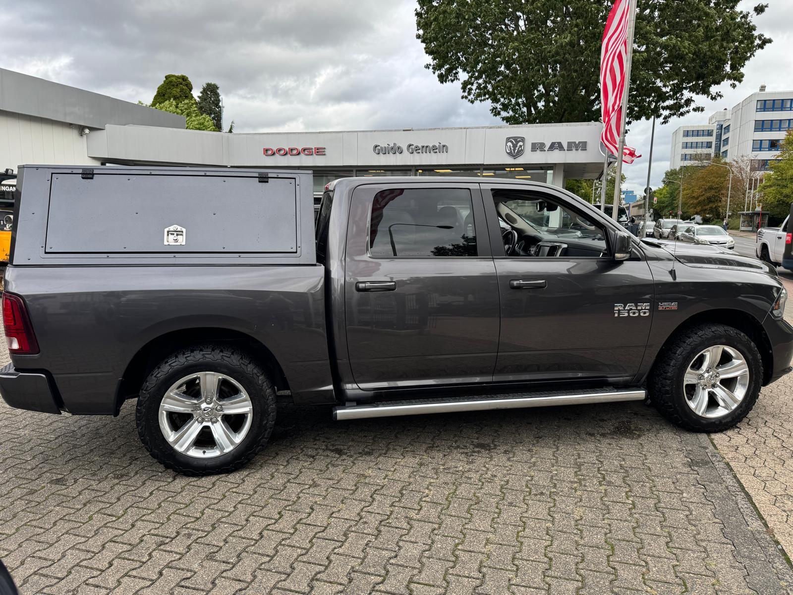 Dodge RAM 1500 5.7 V8 Crew Cab Laramie + Hardtop