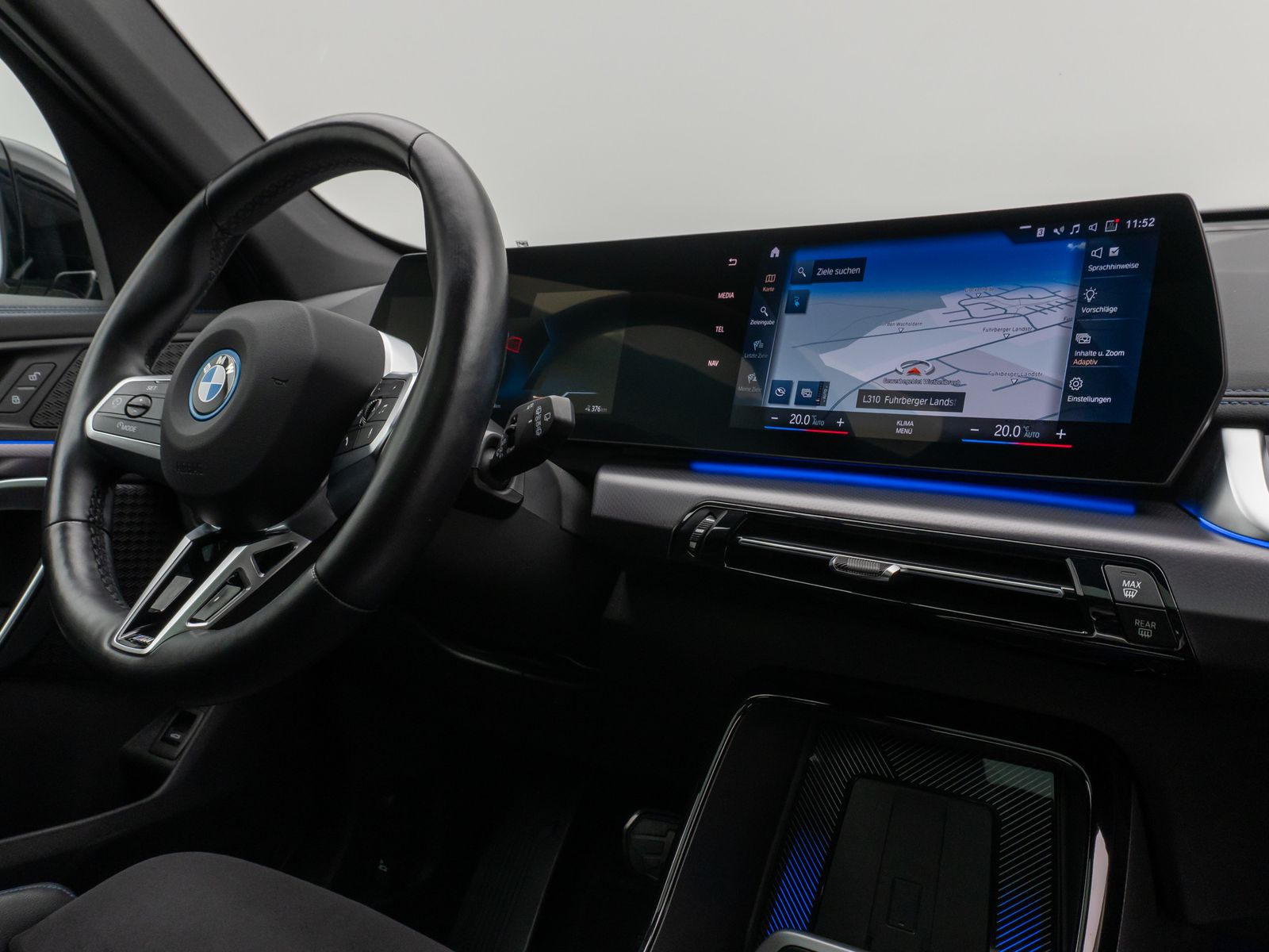 Fahrzeugabbildung BMW iX1 xD30 M Sport DAB Panorama Kamera Komfort 19"