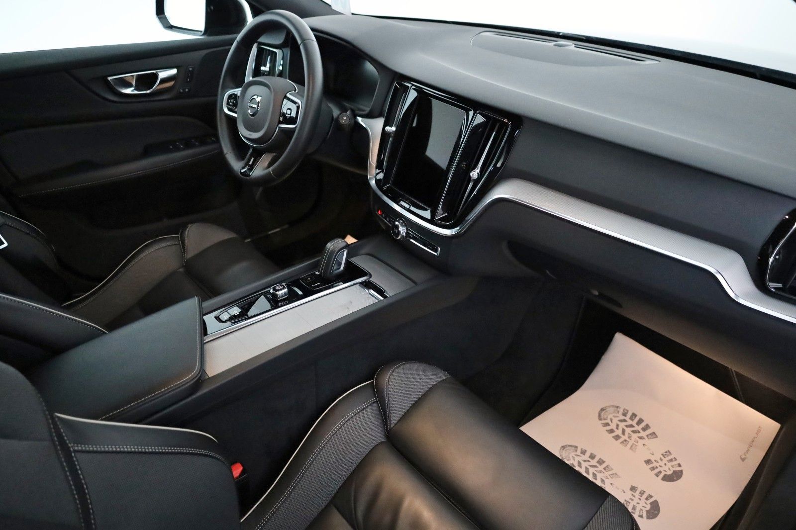 Fahrzeugabbildung Volvo V60 R Design,Leder,Sportsitz,Navi,LED,Memory,AHK
