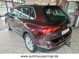 Volkswagen Tiguan Highline  2.0 TDI *Rentnerfahrzeug* - mit Diesel-Antrieb: Rot, Geländewagen