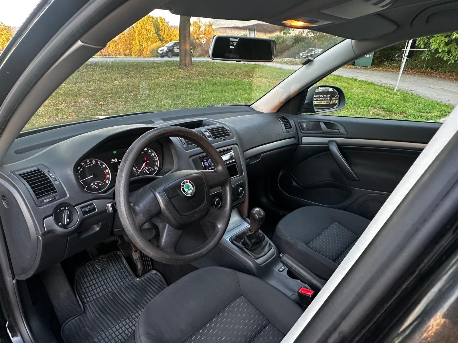 Skoda Octavia 2011 — photo 12