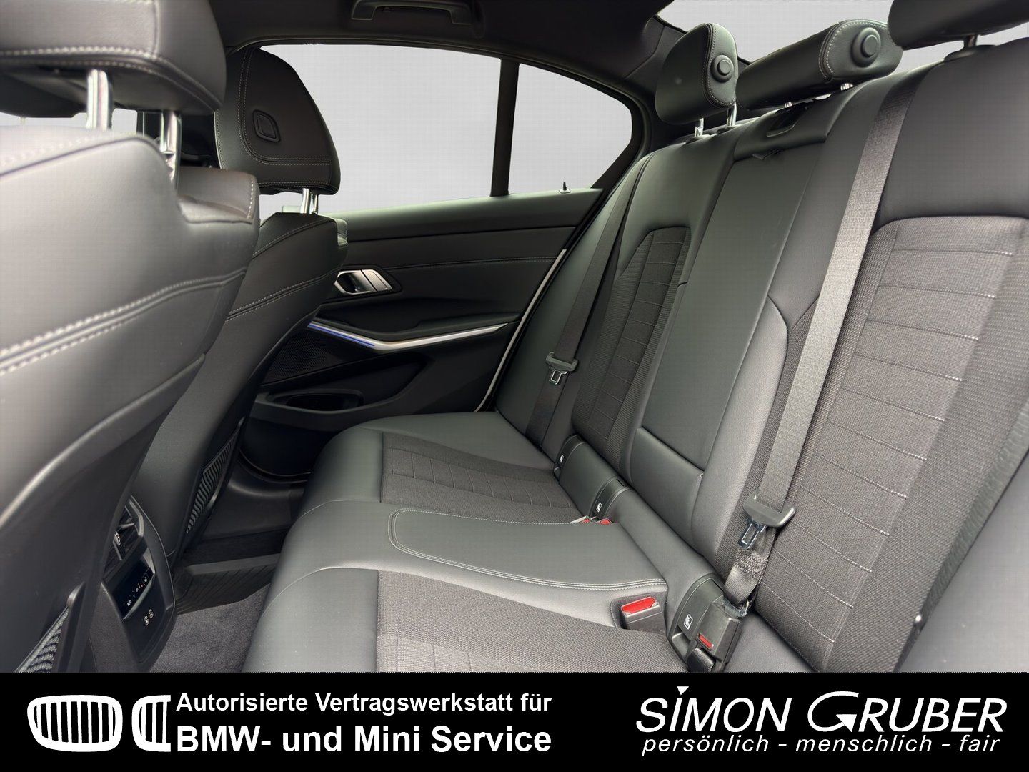 Fahrzeugabbildung BMW 318 i Adv Shadow HUD SHZ Innovationspaket Kamera