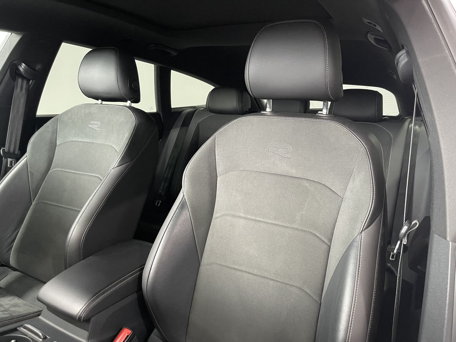 Fahrzeugabbildung Volkswagen Arteon Shooting Brake R-Line 2.0 TDI*AHK*STHZ*