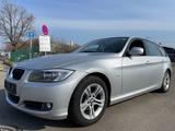 BMW 318 Baureihe 3 Touring 318i Automatik - BMW 318 aus 2010: Kombi