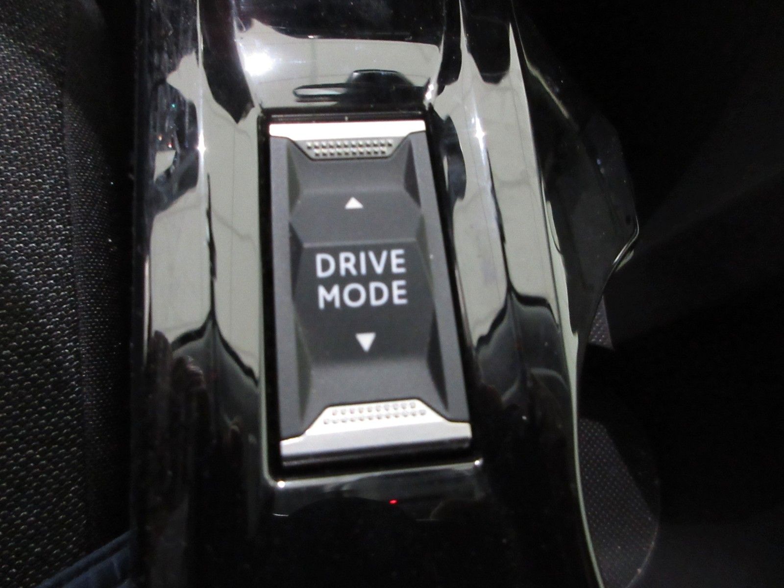 Fahrzeugabbildung Peugeot e-208 Active LED/PDC/TEMPOMAT