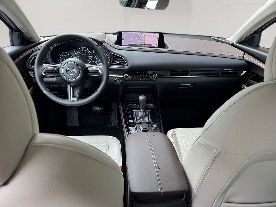 Fahrzeugabbildung Mazda CX-30 2.0i X 186PS A/T Takumi SUNR WLOP